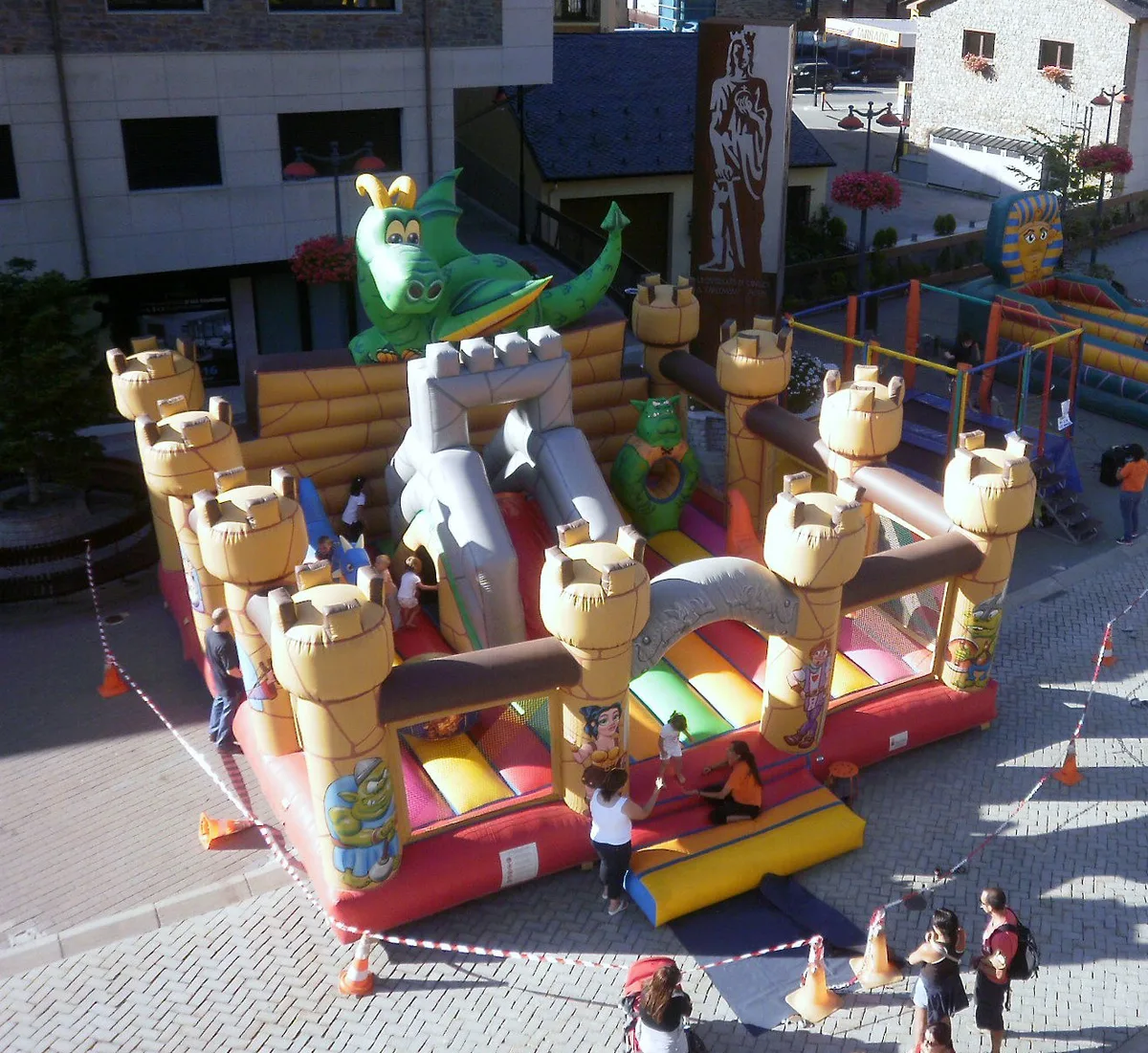 Hinchable dragón mágico
